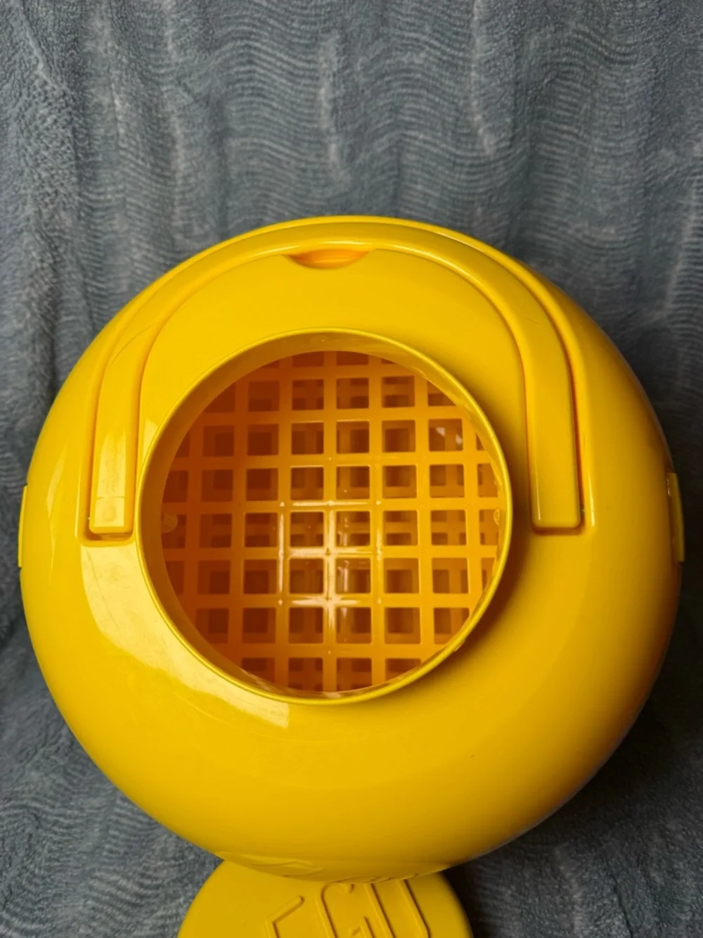 Vintage 2010 LEGO Sort & Store Head – Yellow Silly Winking Face
